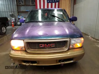 2002 GMC Sonoma SLS with VIN 1GTDT13WX2K204598, listed as a Copart auction lot 84615234 with 163,937 mi miles and Clean Title. Bid and sale history available at carsss.com. Image 5.