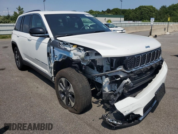 2024 Jeep Grand Cherokee z VIN 1C4RJYB62RC120284, wystawiony jako Copart lot #60720055 z przebiegiem 34 295 mil mil oraz Czysty tytuł • Clean title. Historia ofert i sprzedaży dostępna na DreamBid. Obrazek 4.
