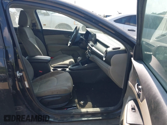 2020 Kia Forte LXS z VIN 3KPF24AD4LE171018, wystawiony jako IAAI lot #42130798 z przebiegiem 206 004 mil mil oraz . Historia ofert i sprzedaży dostępna na DreamBid. Obrazek 5.