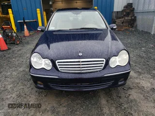 2007 Mercedes-Benz C 230 Sport z VIN WDBRF52H87F862300, wystawiony jako Copart lot #63979635 z przebiegiem 219 559 mil mil oraz Czysty tytuł • Clean title. Historia ofert i sprzedaży dostępna na DreamBid. Obrazek 5.