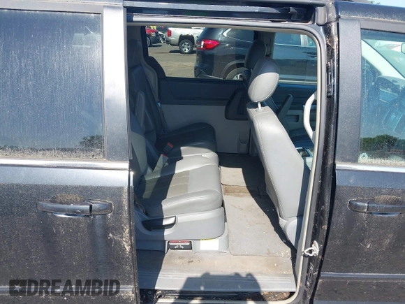 2008 Chrysler Town & Country Touring with VIN 2A8HR54P48R736561, listed as a IAAI auction lot 42562758 with 187,852 mi miles and . Bid and sale history available at DreamBid. Image 8.
