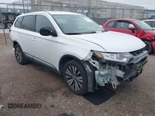 2019 Mitsubishi Outlander SE z VIN JA4AD3A33KZ015281, wystawiony jako IAAI lot #42407992 z przebiegiem 106 720 mil mil oraz . Historia ofert i sprzedaży dostępna na DreamBid. Obrazek 1.