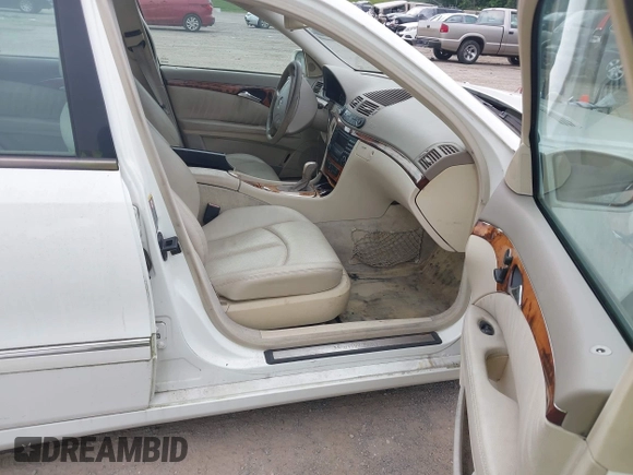 2003 Mercedes-Benz E 320 z VIN WDBUF65J53A134777, wystawiony jako IAAI lot #42429941 z przebiegiem Nie podano mil oraz . Historia ofert i sprzedaży dostępna na DreamBid. Obrazek 5.