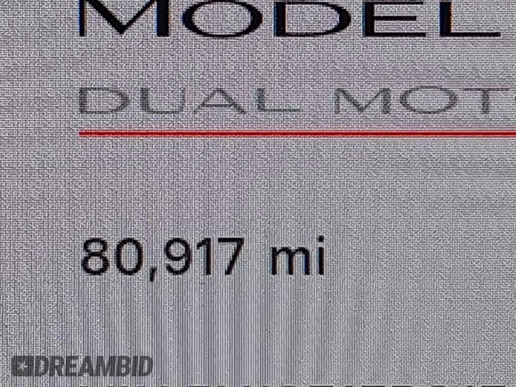 2018 Tesla Model 3 Long Range Battery z VIN 5YJ3E1EB8JF105886, wystawiony jako IAAI lot #42268190 z przebiegiem 80 917 mil mil oraz . Historia ofert i sprzedaży dostępna na DreamBid. Obrazek 16.