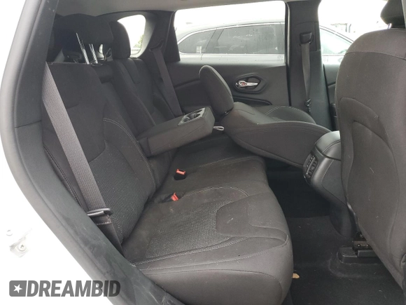 2019 Jeep Cherokee Latitude with VIN 1C4PJMCB2KD472342, listed as a Copart auction lot 60884805 with 33,017 mi miles and Salvage title. Bid and sale history available at DreamBid. Image 11.