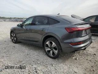 2021 Audi e-tron Sportback Prestige z VIN WA13ABGE8MB008083, wystawiony jako Copart lot #72904564 z przebiegiem 30 787 mil mil oraz Nie do naprawy. Historia ofert i sprzedaży dostępna na DreamBid. Obrazek 2.