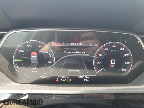 2022 Audi e-tron Chronos with VIN WA1VABGE2NB024953, listed as a Copart auction lot 60561975 with 30,503 mi miles and Salvage title. Bid and sale history available at DreamBid. Image 9.