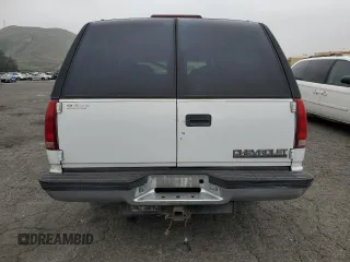 1998 Chevrolet Suburban with VIN 3GNEC16R1WG114237, listed as a Copart auction lot 53215835 with 330,054 mi miles and Clean Title. Bid and sale history available at carsss.com. Image 6.
