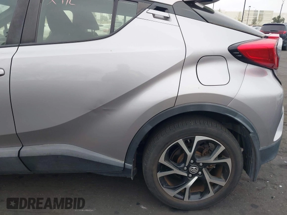 2018 Toyota C-HR XLE with VIN JTNKHMBX5J1011568, listed as a IAAI auction lot 42043867 with 30,699 mi miles. Bid and sale history available at carsss.com. Image 18.