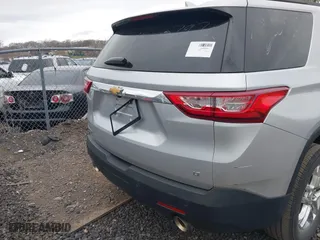 2021 Chevrolet Traverse LT Leather with VIN 1GNERHKW3MJ214421, listed as a IAAI auction lot 42026355 with 999,999 mi miles. Bid and sale history available at carsss.com. Image 15.