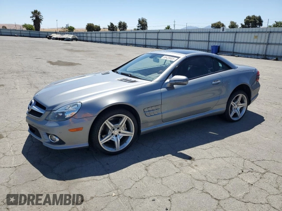 2011 Mercedes-Benz SL 550 z VIN WDBSK7BA8BF161437, wystawiony jako Copart lot #58439805 z przebiegiem 110 606 mil mil oraz Szkoda całkowita • Salvage title. Historia ofert i sprzedaży dostępna na DreamBid. Obrazek 1.