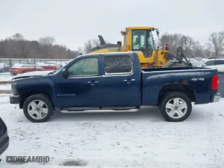 2007 Chevrolet Silverado 1500 LTZ with VIN 2GCEK13M771535698, listed as a IAAI auction lot 41295982 with 216,232 mi miles. Bid and sale history available at carsss.com. Image 14.