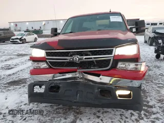 2006 Chevrolet Silverado 1500 LT1 with VIN 2GCEK13TX61118887, listed as a IAAI auction lot 41003882 with 171,532 mi miles. Bid and sale history available at carsss.com. Image 6.
