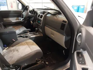 2007 Dodge Nitro SLT with VIN 1D8GU58K97W616455, listed as a IAAI auction lot 41229813 with 199,421 mi miles. Bid and sale history available at carsss.com. Image 5.