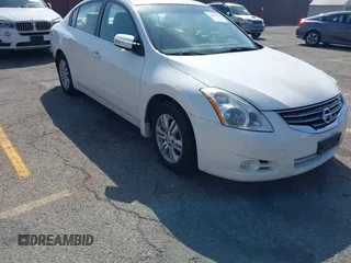 2012 Nissan Altima S z VIN 1N4AL2AP8CN412618, wystawiony jako IAAI lot #42088126 z przebiegiem 129 584 mil mil oraz . Historia ofert i sprzedaży dostępna na DreamBid. Obrazek 1.