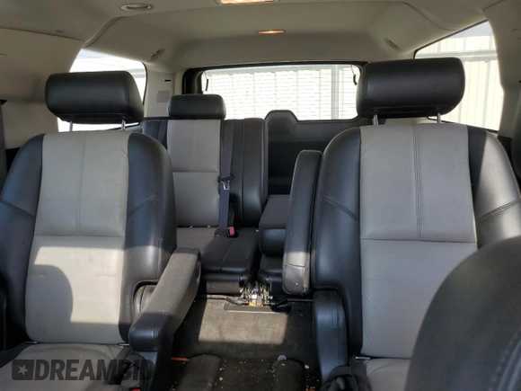 2008 Chevrolet Suburban LT w/3LT with VIN 3GNFK16308G186374, listed as a Copart auction lot 66781034 with 268,063 mi miles and Salvage Title. Bid and sale history available at carsss.com. Image 10.
