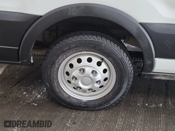 2023 Ford Transit Passenger XL с VIN 1FBAX9CG3PKC04601, выставлен на аукционе IAAI как лот 42667371 с пробегом 11 903 миль миль и . История ставок и продаж доступна на DreamBid. Изображение 50.