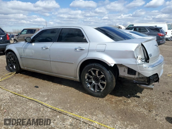 2006 Chrysler 300 C with VIN 2C3KA63H26H198177, listed as a Copart auction lot 48329365 with 197,464 mi miles and Salvage Title. Bid and sale history available at carsss.com. Image 2.
