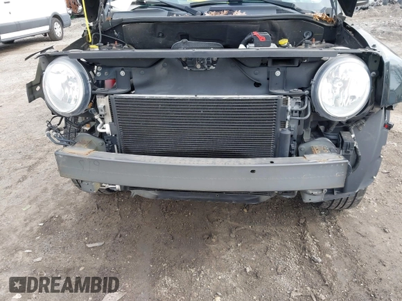 2016 Jeep Patriot High Altitude Edition with VIN 1C4NJRFB7GD789654, listed as a IAAI auction lot 41800088 with 47,739 mi miles. Bid and sale history available at carsss.com. Image 6.