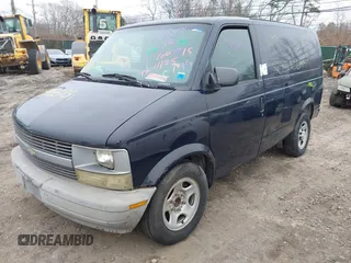 2005 Chevrolet Astro Cargo Van with VIN 1GCDM19X75B132325, listed as a IAAI auction lot 41855931 with 999,999 mi miles. Bid and sale history available at carsss.com. Image 2.