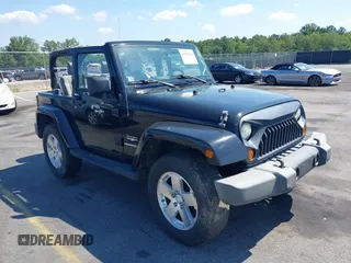 2008 Jeep Wrangler Sahara z VIN 1J4FA54188L541664, wystawiony jako IAAI lot #39784204 z przebiegiem 145 145 mil mil oraz . Historia ofert i sprzedaży dostępna na DreamBid. Obrazek 1.