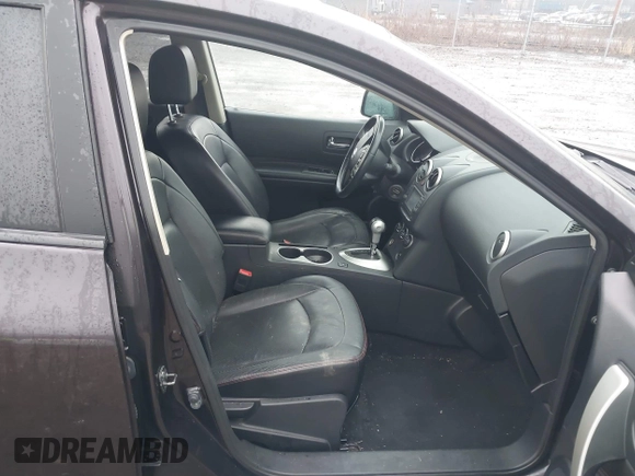 2011 Nissan Rogue SV z VIN JN8AS5MV0BW254569, wystawiony jako IAAI lot #41510424 z przebiegiem 146 978 mil mil oraz . Historia ofert i sprzedaży dostępna na DreamBid. Obrazek 5.