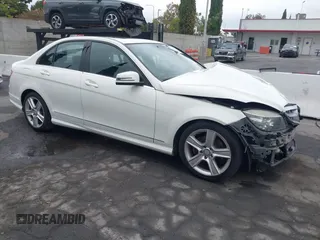 2011 Mercedes-Benz C 300 Sport с VIN WDDGF5EBXBR146530, выставлен на аукционе IAAI как лот 40389541 с пробегом 108 831 миль миль и . История ставок и продаж доступна на DreamBid. Изображение 13.
