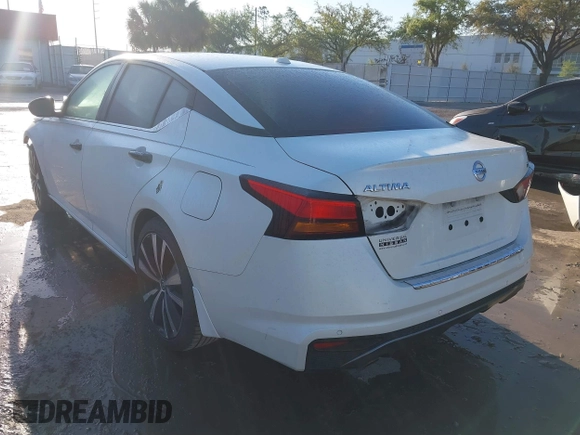 2020 Nissan Altima 2.5 SR with VIN 1N4BL4CV6LC261124, listed as a IAAI auction lot 41771341 with 102,289 mi miles. Bid and sale history available at carsss.com. Image 3.