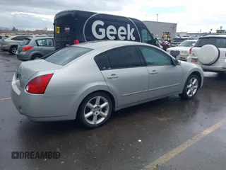 2006 Nissan Maxima 3.5 SL with VIN 1N4BA41E26C802425, listed as a IAAI auction lot 41507548 with 287,096 mi miles. Bid and sale history available at carsss.com. Image 4.