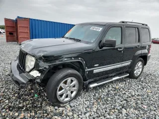 2012 Jeep Liberty Sport Latitude z VIN 1C4PJMAK2CW175175, wystawiony jako Copart lot #59814915 z przebiegiem 95 533 mil mil oraz Szkoda całkowita • Salvage title. Historia ofert i sprzedaży dostępna na DreamBid. Obrazek 1.