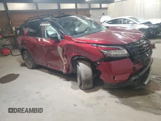 2023 Nissan Pathfinder SL z VIN 5N1DR3CD2PC239335, wystawiony jako Copart lot #48781855 z przebiegiem Nie podano mil oraz Szkoda całkowita • Salvage title. Historia ofert i sprzedaży dostępna na DreamBid. Obrazek 4.