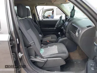 2014 Jeep Patriot Latitude with VIN 1C4NJRFB3ED731313, listed as a IAAI auction lot 42161426 with 118,858 mi miles and . Bid and sale history available at DreamBid. Image 5.