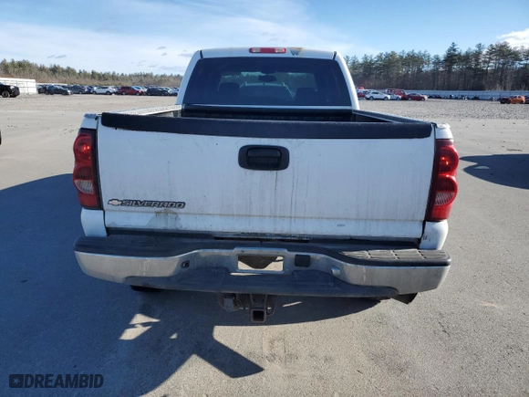2006 Chevrolet Silverado 2500HD LT2 with VIN 1GCHK23U96F124393, listed as a Copart auction lot 86348034 with 180,900 mi miles and Salvage Title. Bid and sale history available at carsss.com. Image 6.