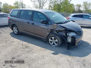 2011 Toyota Sienna z VIN 5TDKA3DC8BS007015, wystawiony jako IAAI lot #42216428 z przebiegiem 96 597 mil mil oraz . Historia ofert i sprzedaży dostępna na DreamBid. Obrazek 1.