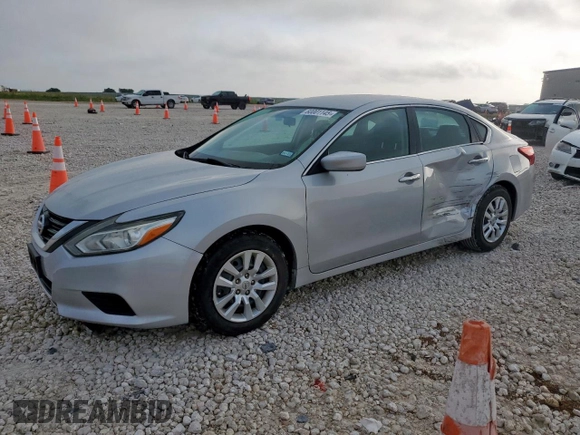 2017 Nissan Altima S z VIN 1N4AL3AP5HN318144, wystawiony jako Copart lot #60001145 z przebiegiem 67 999 mil mil oraz Czysty tytuł • Clean title. Historia ofert i sprzedaży dostępna na DreamBid. Obrazek 1.