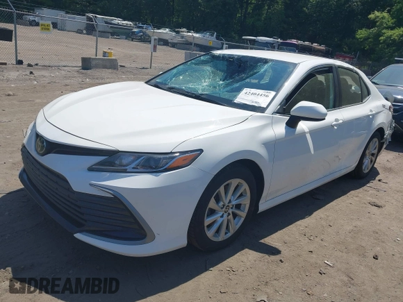2023 Toyota Camry LE z VIN 4T1C11AK0PU145781, wystawiony jako IAAI lot #42404456 z przebiegiem 53 657 mil mil oraz . Historia ofert i sprzedaży dostępna na DreamBid. Obrazek 18.
