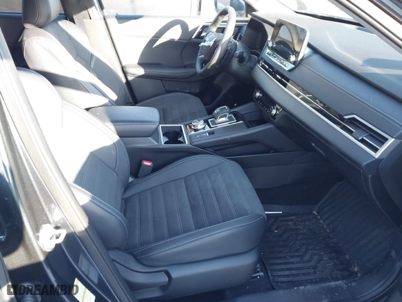2024 Mitsubishi Outlander SE with VIN JA4J4VA82RZ056194, listed as a IAAI auction lot 41408423 with 2,138 mi miles. Bid and sale history available at carsss.com. Image 5.