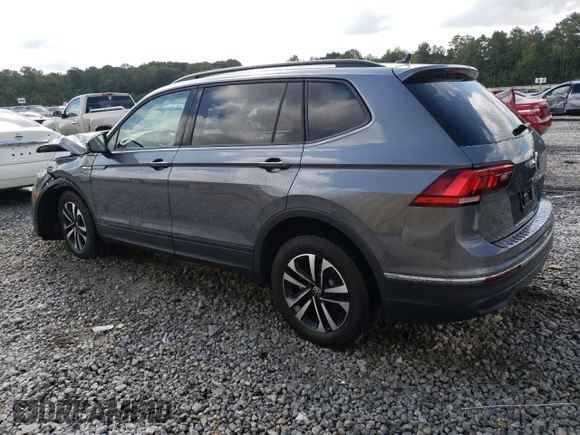 2023 Volkswagen Tiguan S z VIN 3VVFB7AX7PM113607, wystawiony jako Copart lot #71402454 z przebiegiem 23 801 mil mil oraz Szkoda całkowita • Salvage title. Historia ofert i sprzedaży dostępna na DreamBid. Obrazek 2.