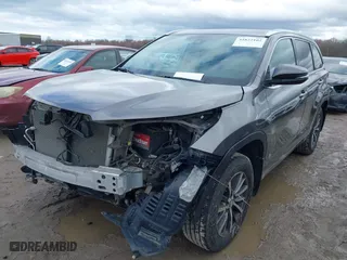 2018 Toyota Highlander SE with VIN 5TDJZRFH1JS871340, listed as a IAAI auction lot 41822102 with 60,020 mi miles. Bid and sale history available at carsss.com. Image 18.