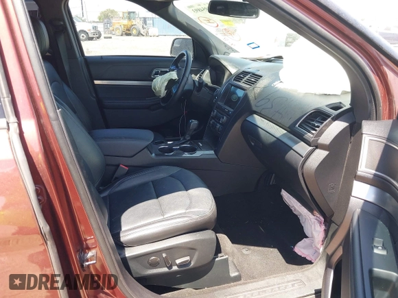 2018 Ford Explorer XLT с VIN 1FM5K7D83JGC84835, выставлен на аукционе IAAI как лот 41954893 с пробегом 47 821 миль миль и . История ставок и продаж доступна на DreamBid. Изображение 5.