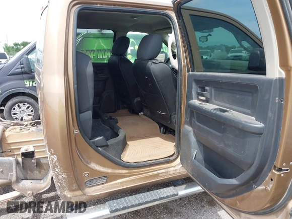 2012 Ram 2500 ST z VIN 3C6UD5CLXCG272362, wystawiony jako IAAI lot #42216175 z przebiegiem 217 984 mil mil oraz . Historia ofert i sprzedaży dostępna na DreamBid. Obrazek 8.