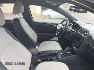 2015 Volkswagen Jetta SE z VIN 3VWD17AJ1FM225271, wystawiony jako IAAI lot #40353904 z przebiegiem 83 317 mil mil oraz . Historia ofert i sprzedaży dostępna na DreamBid. Obrazek 5.