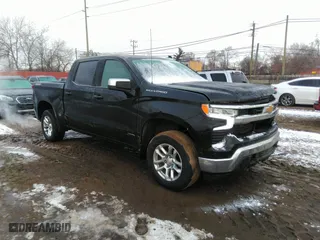 2022 Chevrolet Silverado 1500 LT with VIN 1GCPDKEKXNZ579932, listed as a IAAI auction lot 41479795 with 62,352 mi miles. Bid and sale history available at carsss.com. Image 1.
