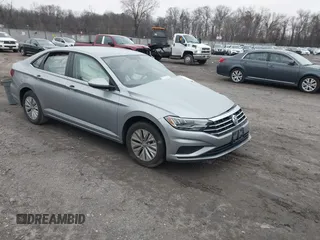2020 Volkswagen Jetta S z VIN 3VWC57BU1LM081029, wystawiony jako IAAI lot #41165073 z przebiegiem 17 044 mil mil oraz . Historia ofert i sprzedaży dostępna na DreamBid. Obrazek 1.