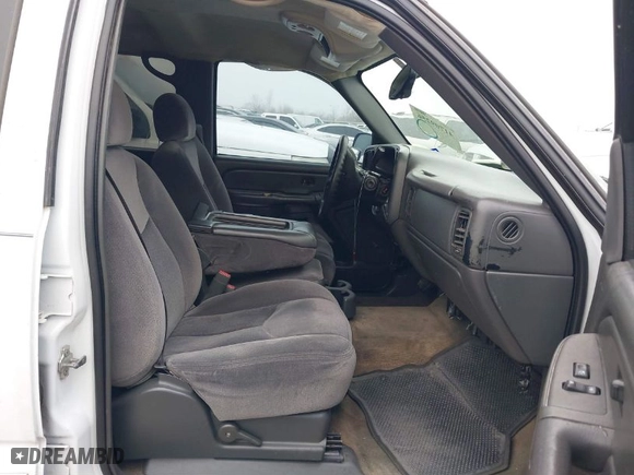 2007 GMC Sierra 1500 Classic SL with VIN 2GTEC13V571169357, listed as a IAAI auction lot 41709256 with 250,542 mi miles. Bid and sale history available at carsss.com. Image 5.
