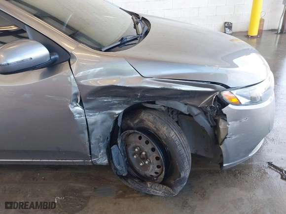 2012 Kia Forte EX with VIN KNAFU4A27C5557532, listed as a IAAI auction lot 41877899 with 77,035 mi miles. Bid and sale history available at carsss.com. Image 6.