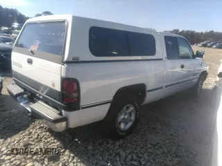 1997 Dodge 1500 with VIN 3B7HC13Z9VG759680, listed as a IAAI auction lot 41280933 with 123,064 mi miles and . Bid and sale history available at DreamBid. Image 4.