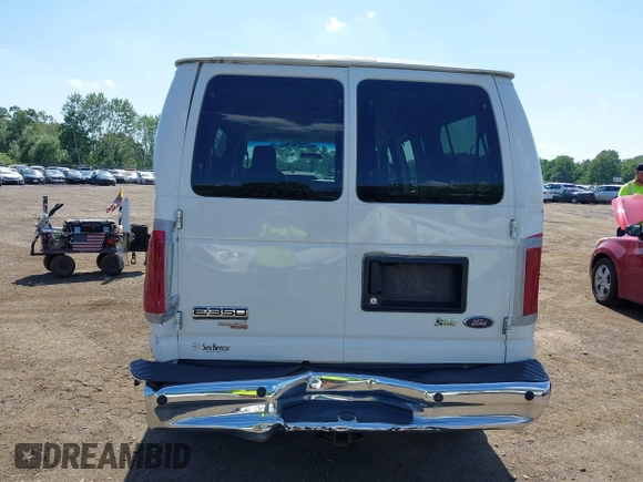 2013 Ford Econoline Passenger XL with VIN 1FBNE3BL6DDA13595, listed as a IAAI auction lot 42570942 with 135,652 mi miles and . Bid and sale history available at DreamBid. Image 18.