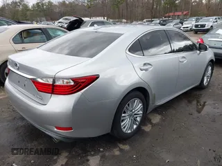 2013 Lexus ES 4dr Sdn with VIN JTHBK1GG1D2034954, listed as a IAAI auction lot 41720790 with 136,447 mi miles. Bid and sale history available at carsss.com. Image 4.