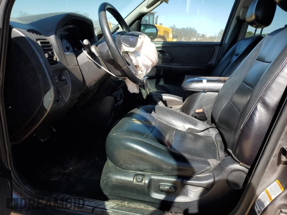 2004 Ford Escape Limited with VIN 1FMCU94164KB05673, listed as a Copart auction lot 48598705 with 196,351 mi miles and Salvage Title. Bid and sale history available at carsss.com. Image 7.